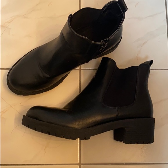 black booties - Picture 4 of 4